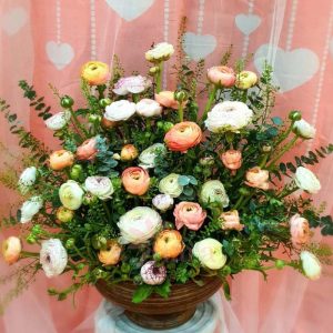 binh-cam-hoa-gom-su-dang-ly-trong-thuy-tien11